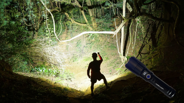 Megahelle X-Ray LED Taschenlampe 15W mit Akku & Powerbank-Funktion Wassergeschützt Dimmbar, bis zu 6